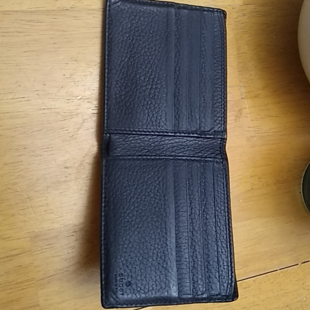 Authentic Gucci Wallet - Picture 2 of 4